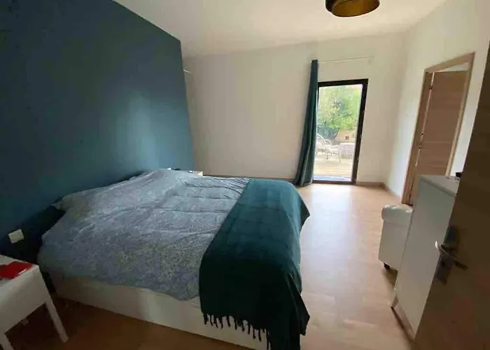 Limite Gard Ardeche Avec Magnifique Vue Villa