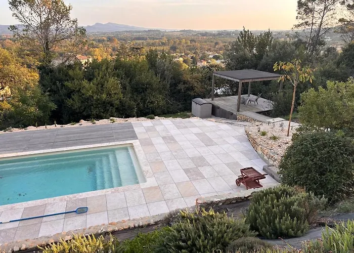 Limite Gard Ardeche Avec Magnifique Vue Villa