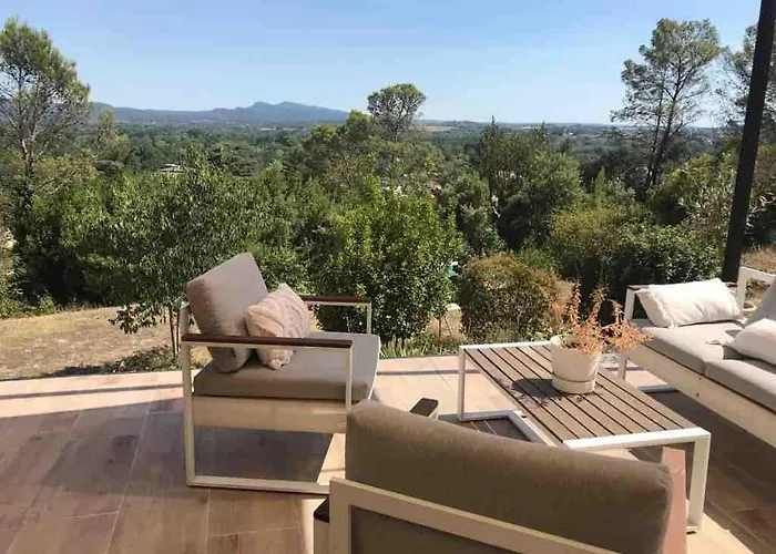 Limite Gard Ardeche Avec Magnifique Vue Villa
